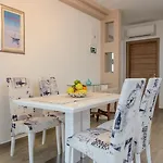 Atlantis Apartment *